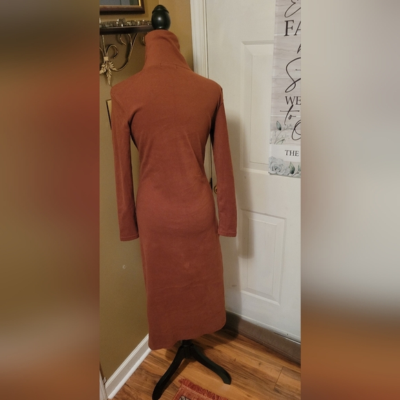 FHQ Collection Long Turtleneck Tunic with front asymetrical split, NWT - Picture 5 of 7